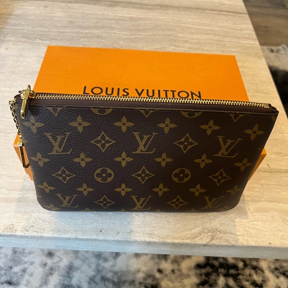 Louis Vuitton Accessories - Louis Vuitton Monogram Canvas Key & Card Holder Brown with Gold Hardware